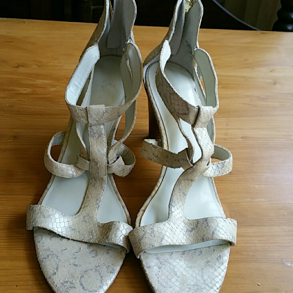 Women's sandals sized 10